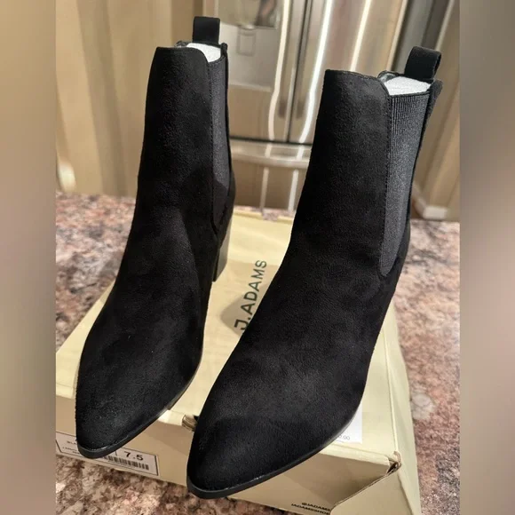 J. Adam’s Andi | Black Suede - Picture 5 of 7